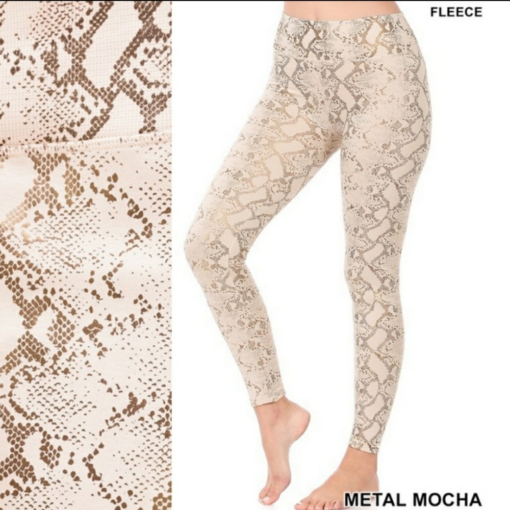 Snake print leggings